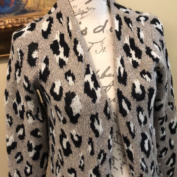 Nine West Comfy leopard print with pockets sweater duster - Picture 3 of 11